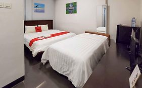 Reddoorz Plus Near Taman Ismail Marzuki